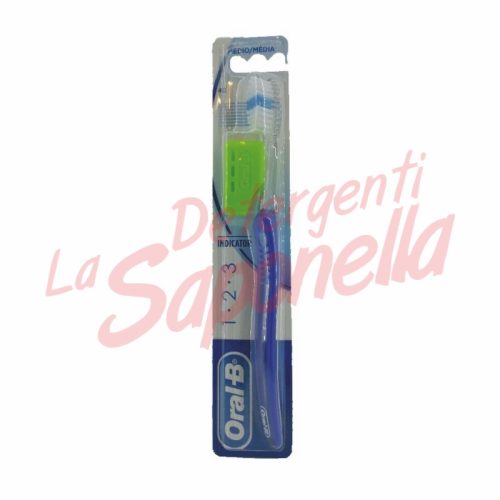 Periuta de dinti Oral-B medie